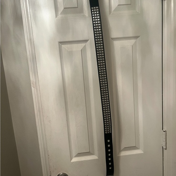 Unisex Black Studded Belt 43” - Picture 4 of 5